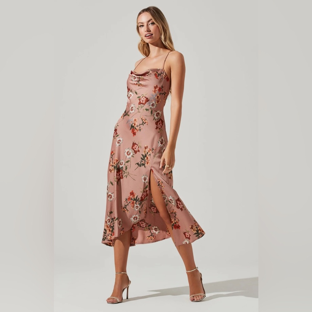 ASTR Gaia Floral Midi Dress